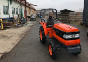 Kubota GL221 mini-tractor