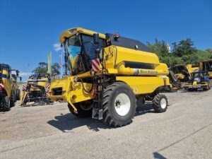 2013 New Holland TC5070 Combine Harvester for Sale