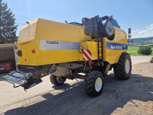 2013 New Holland TC5070 combine Harvester