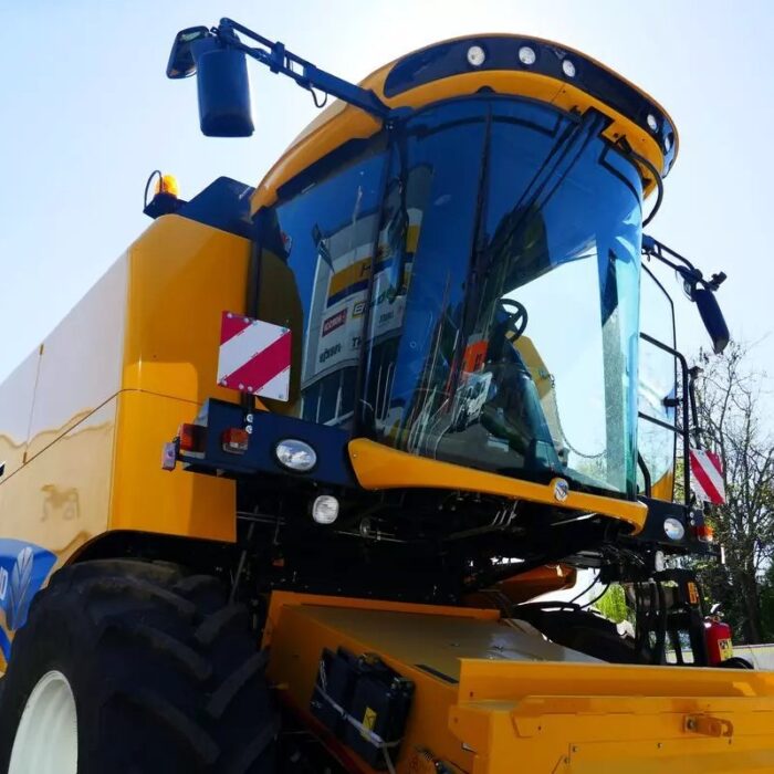 2019 New Holland TC5.90 Combine Harvester